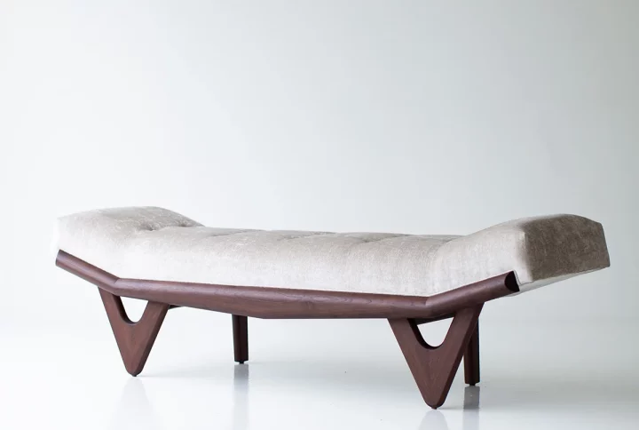 Wooden Upholstered Bench (function)